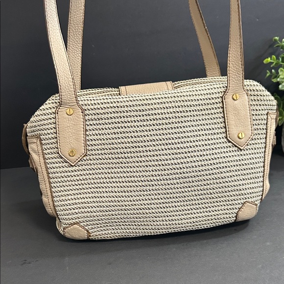Eric Javits Tan and Cream Shoulder Bag - Picture 7 of 17